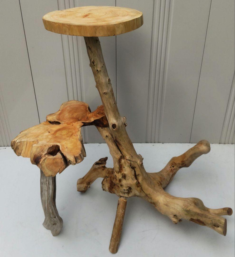 流木を使った天然素材のキャットタワー