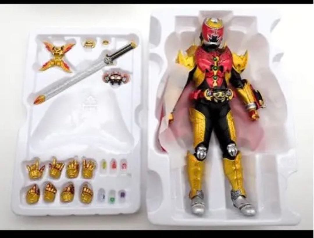 真骨彫 SHフィギュアーツ　仮面ライダーキバ エンペラーフォー厶
