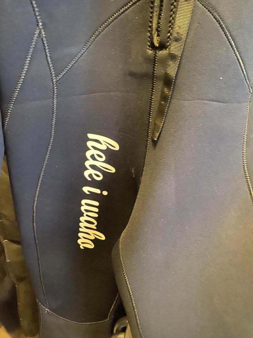 Hele i waho　ヘレイワホ　ウエットスーツ