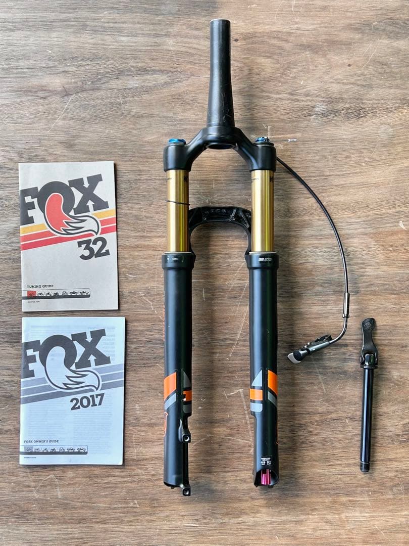 FOX 32 FACTORY 27.5 100 サスペンション