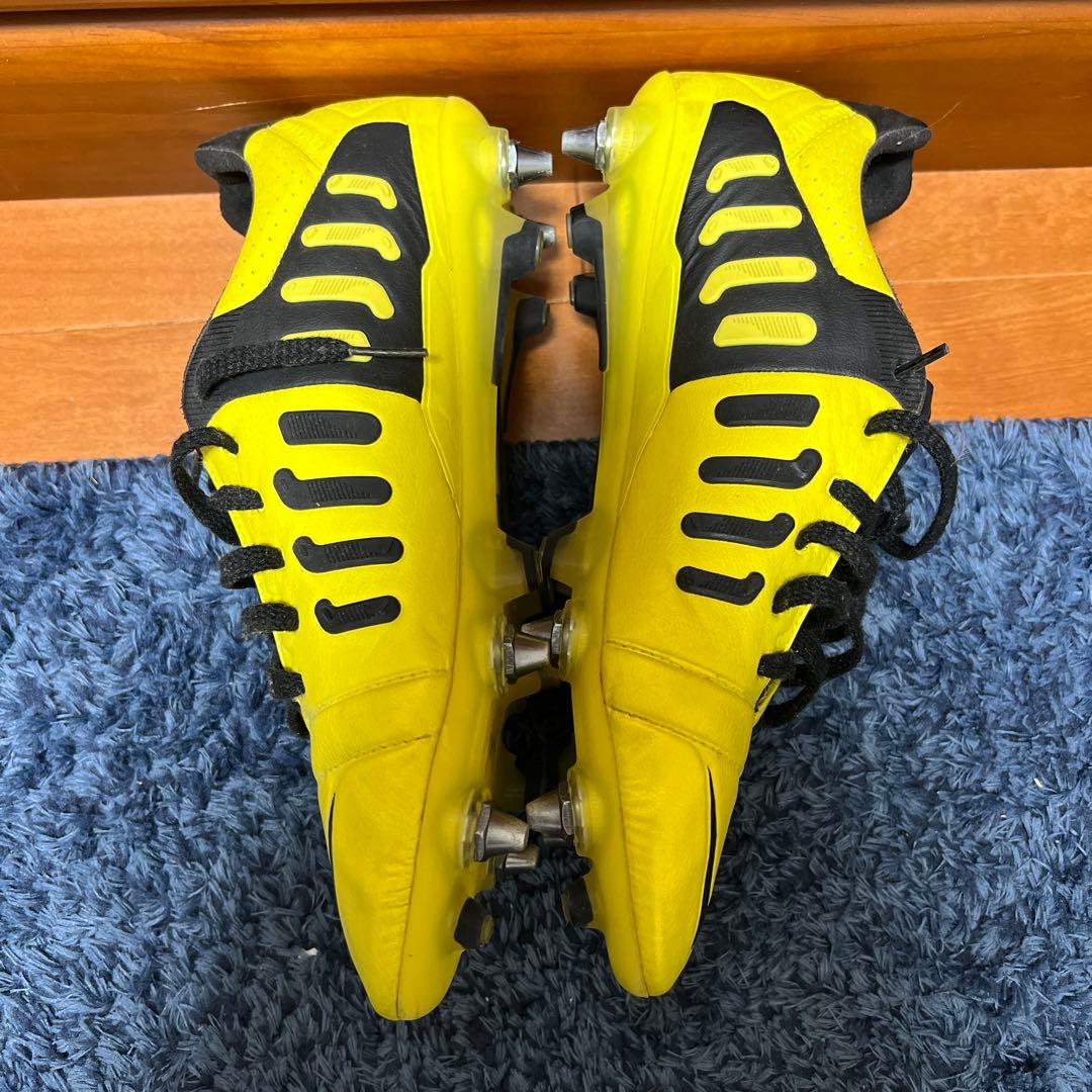 大久保嘉人のサイン入りスパイク