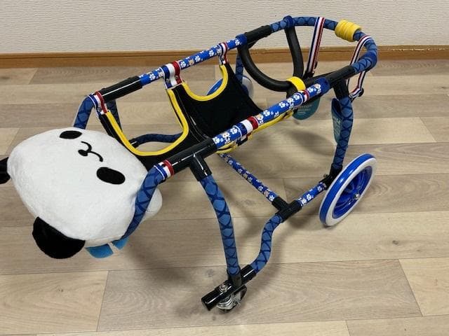 犬用車椅子、柴犬用車椅子4輪車、犬の車椅子