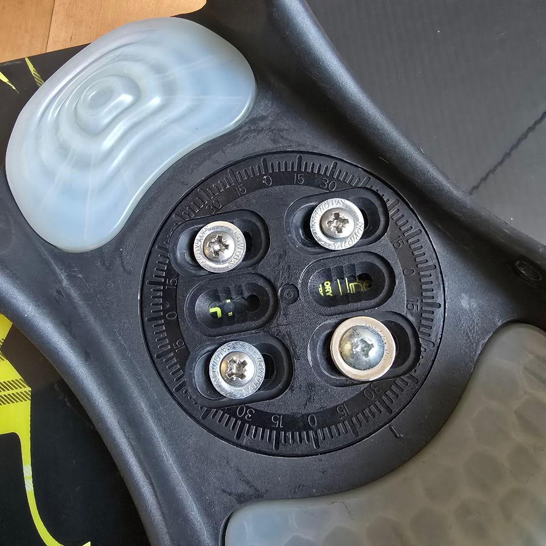 SALOMON サロモン　PULSE 145 バインディング付き　スノーボード