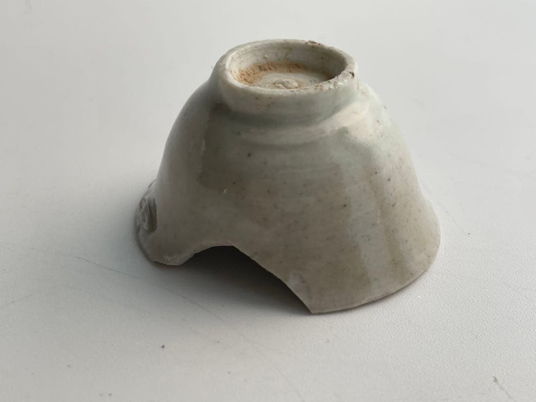 骨董　アンティーク　初期伊万里　白磁盃　杯　酒器　酒杯　猪口　残欠　出土　発掘