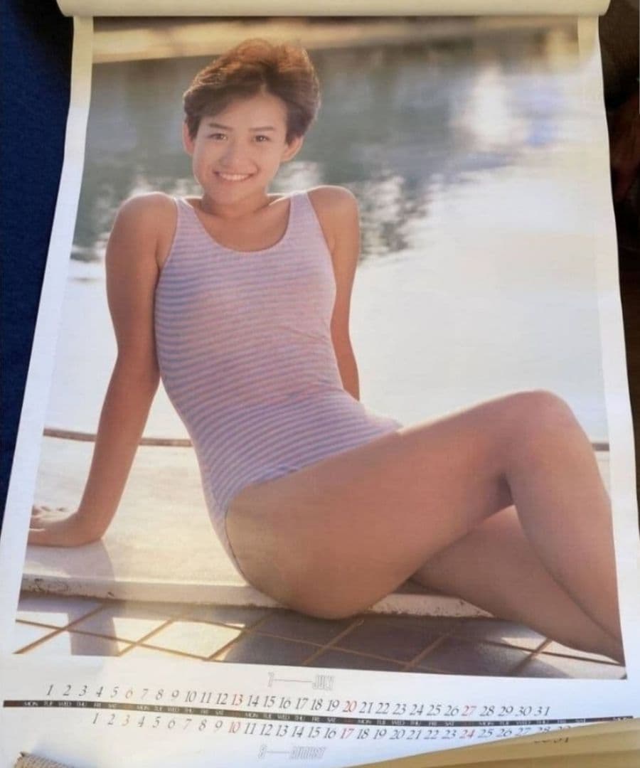岡田有希子　１９８６年カレンダー　B2サイズ　ポスター　　当時物　非売品
