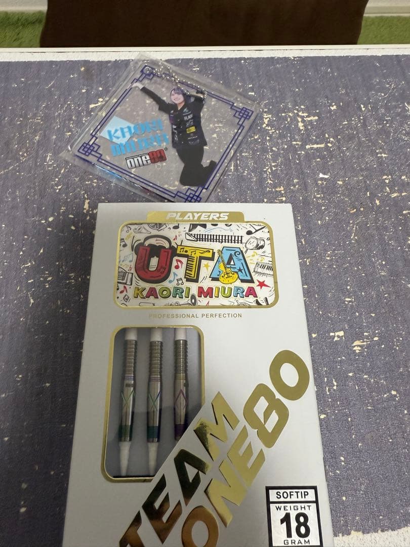 ONE80 KAORI MIURA ダーツ　UTA 三浦歌織　レア　レインボー