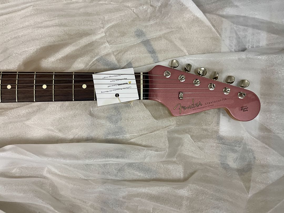 Fender Char Stratocaster Burgundy Chaモデル