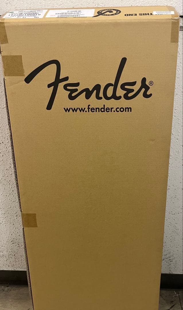 Fender Char Stratocaster Burgundy Chaモデル