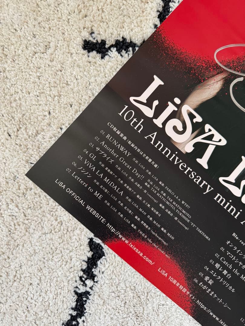 【美品】LiSA 直筆サイン入りポスター LADYBUG