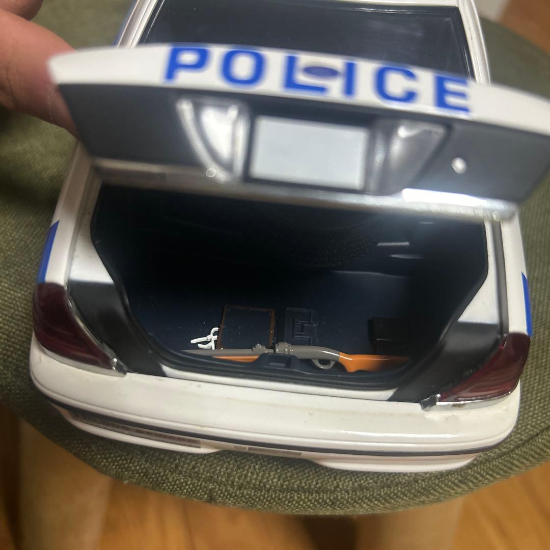 1/18スケール　オートアート　Ford Crown Victoria