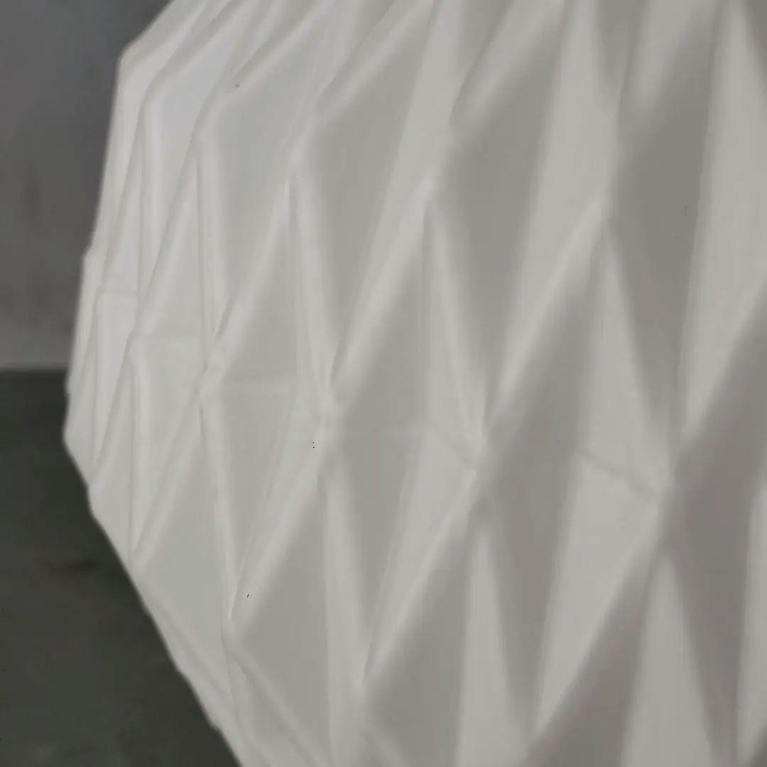 ガラス製　ヴィンテージ ランプシェード　折紙細工/幾何学模様/デザイン/ホワイト