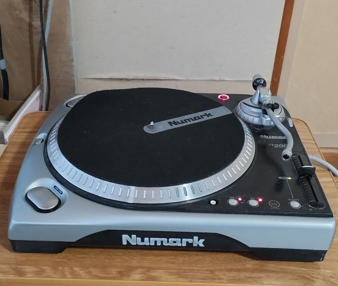 numark TT-200 ダイレクトドライブ ターンテーブル ①