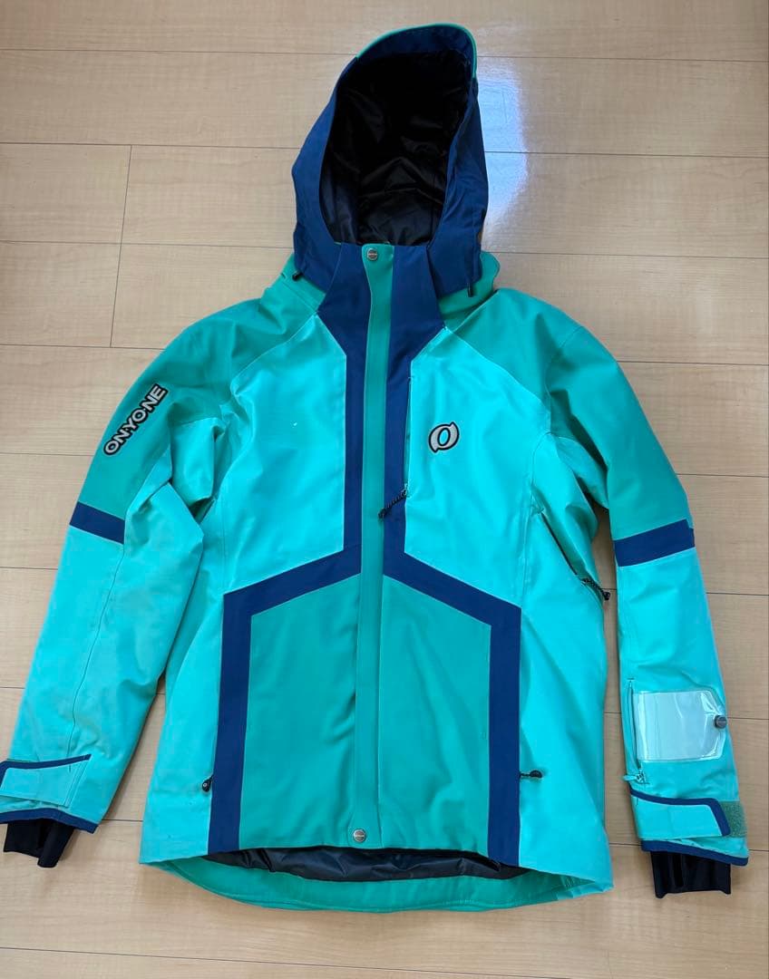 オンヨネ　ONYONE スキーウェアデモチーム　O（ジャケット）/パンツ（XO）
