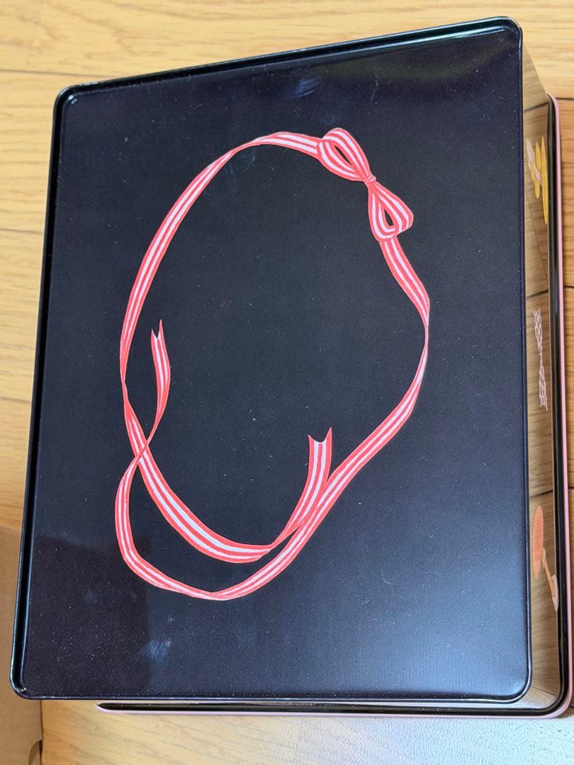 【入手困難】ヒグチユウコ×ホルベイン おどうぐばこ ブリキ缶