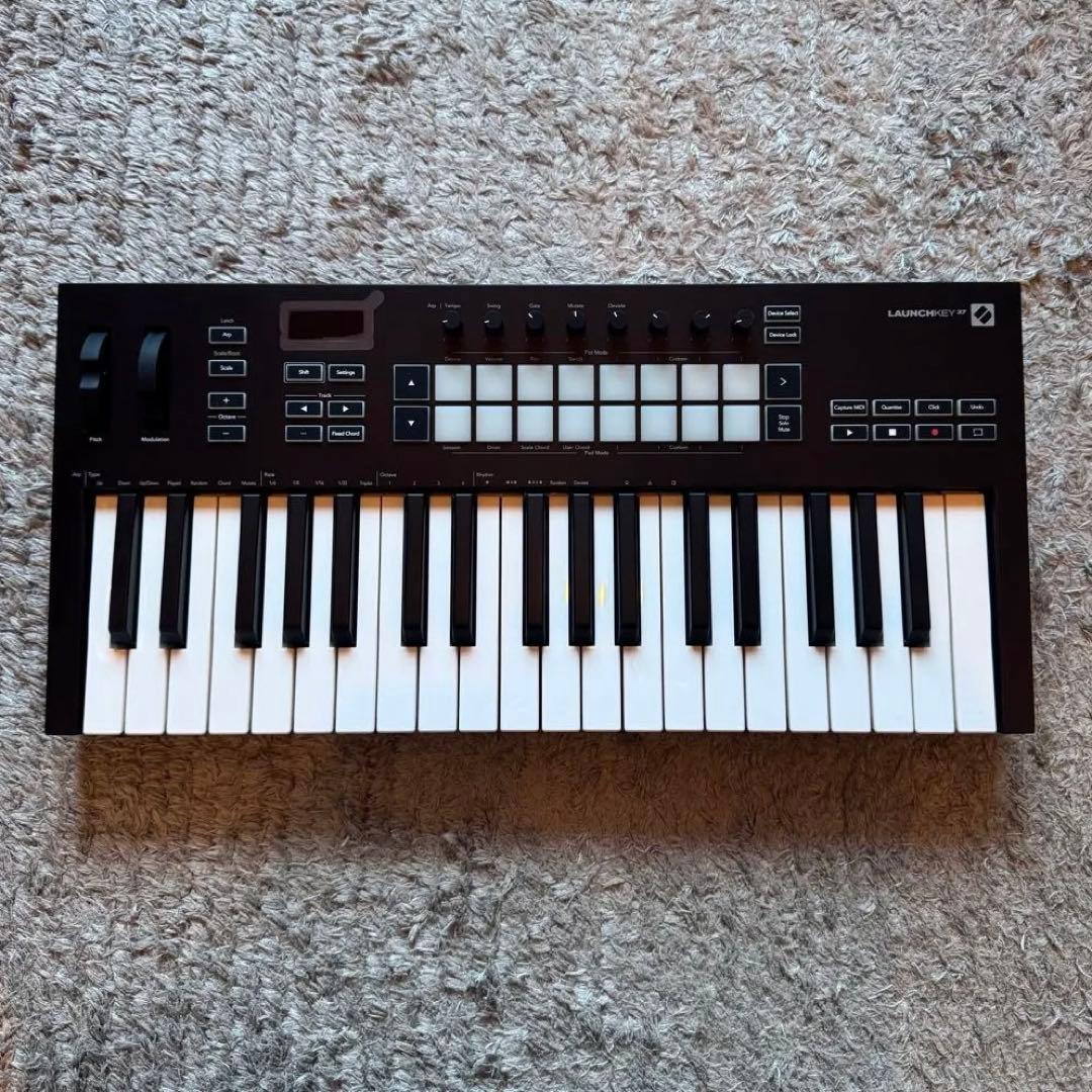 【三連休限定価格】Novation Launchkey 37 MIDIキーボード