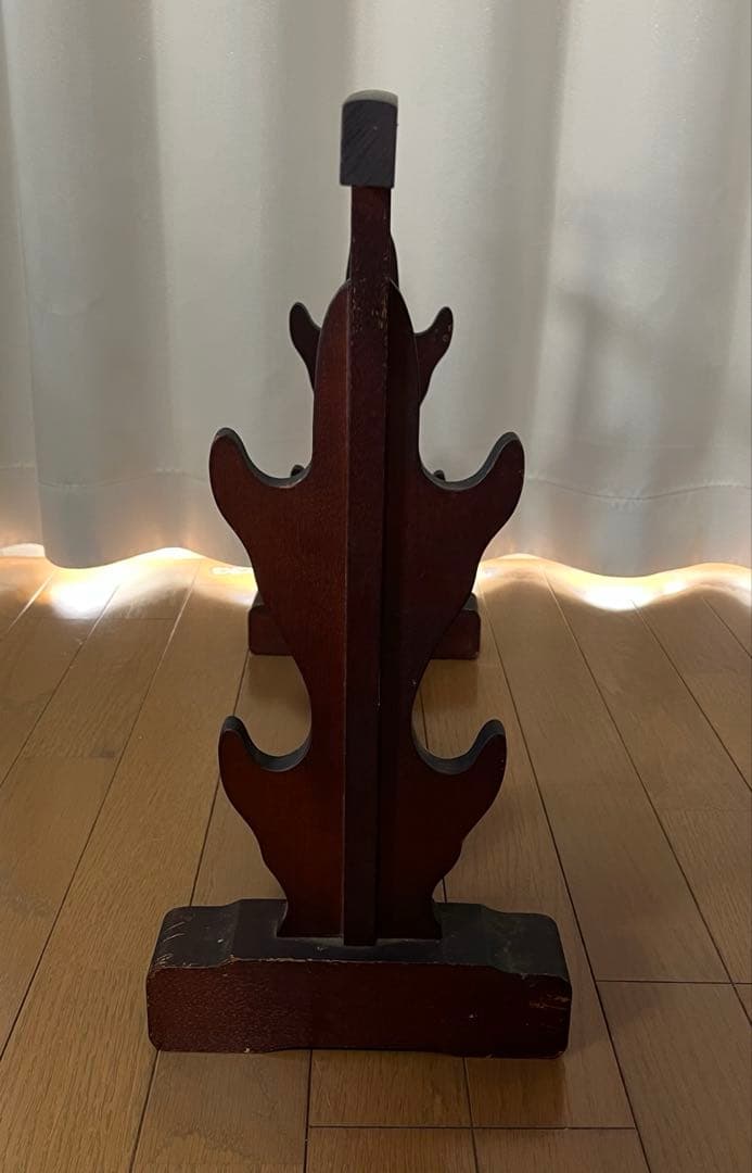 蔵出し　鍔透かし彫り 刀掛け 四振掛