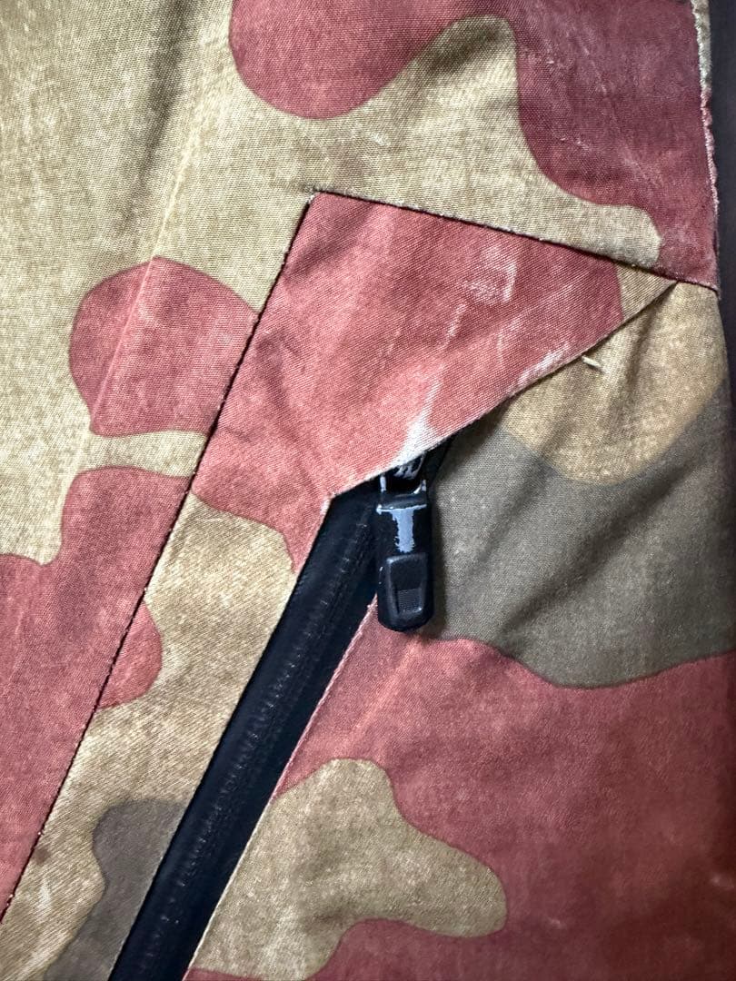 Burton ak カモフラージュ ビブパンツ GORE-TEX 日本 Mサイズ