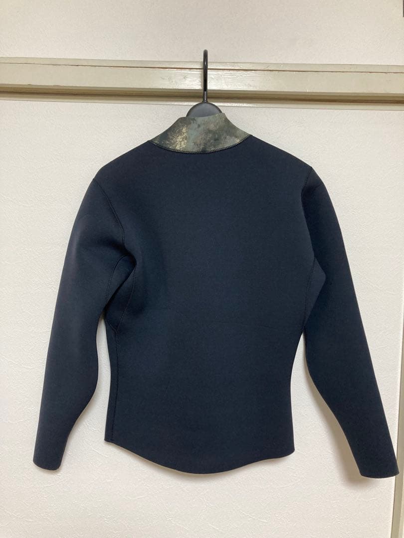 ブラックジップアップ タッパー