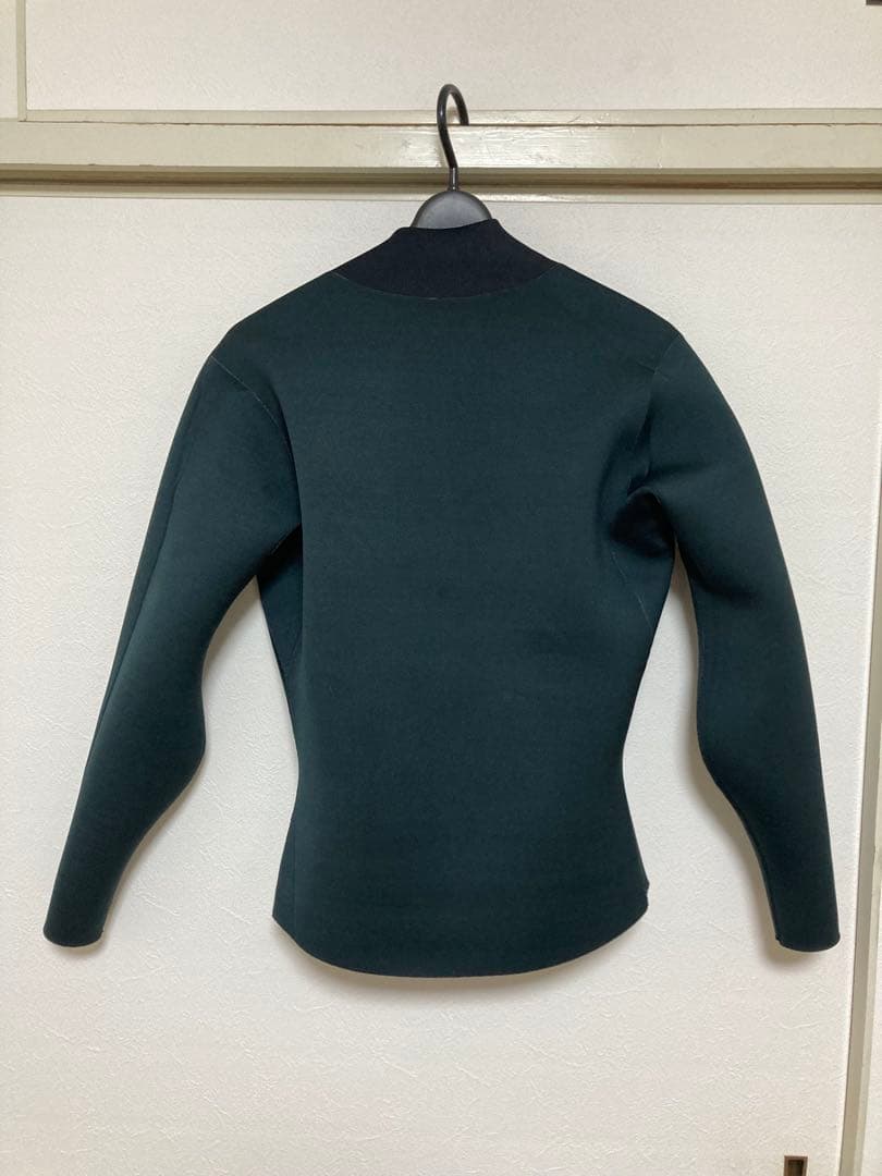 ブラックジップアップ タッパー