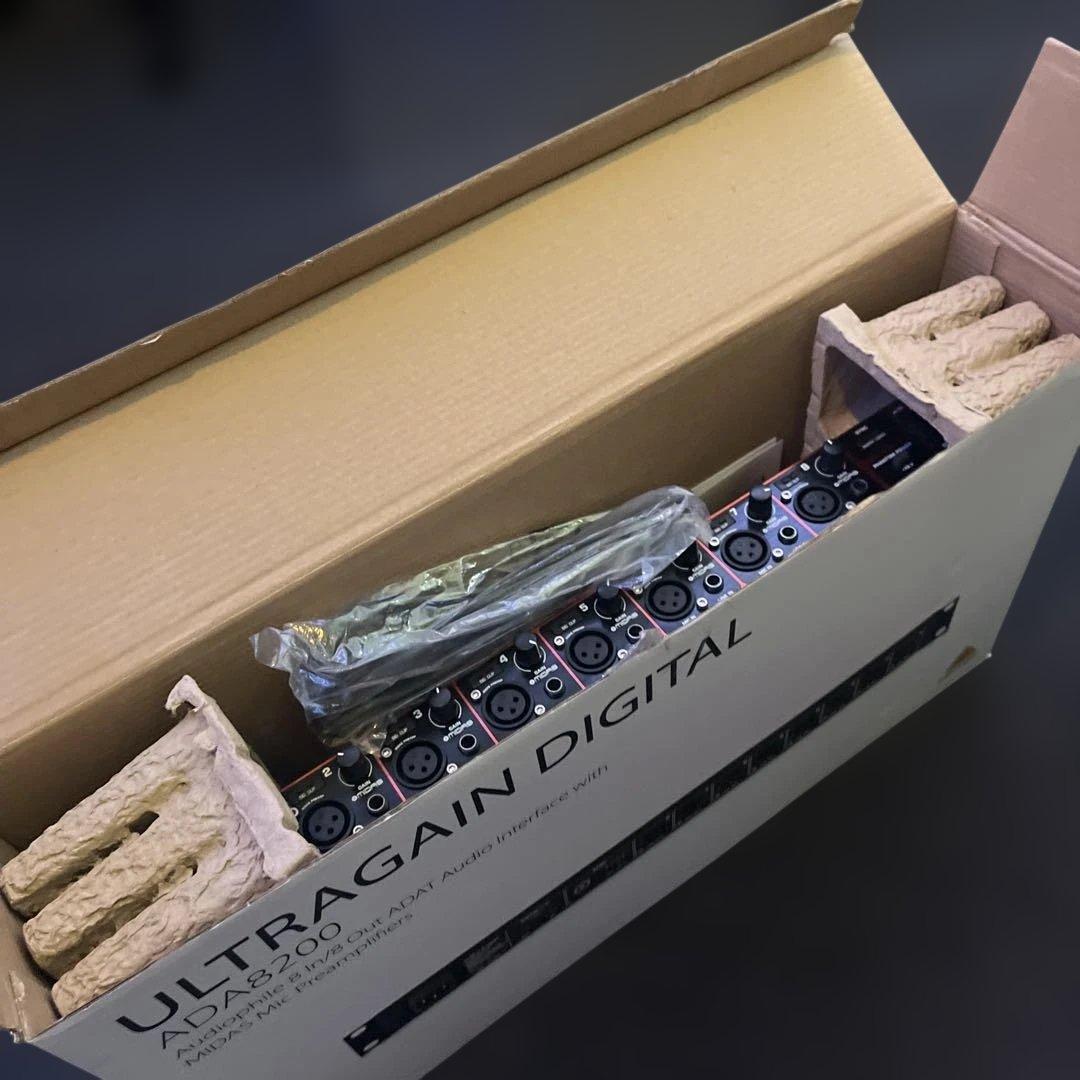 Behringer ADA8200 オーディオインターフェイス