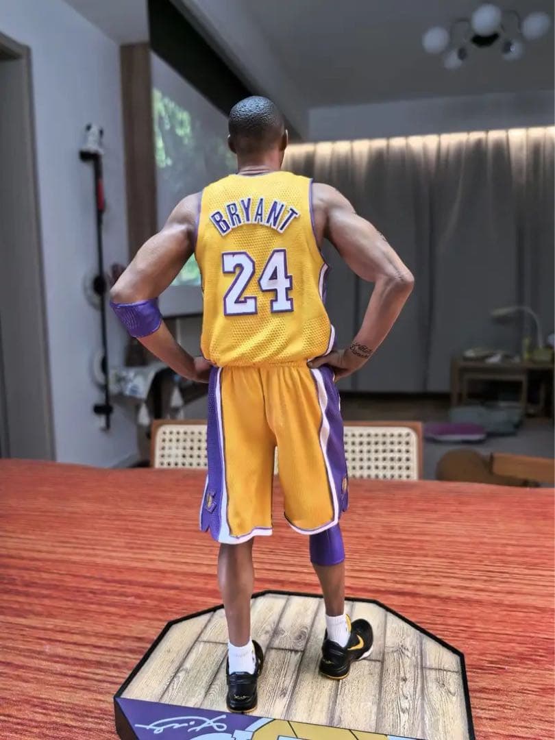 コービー・ブライアント　フィギュア　40センチ　1/6 NBA