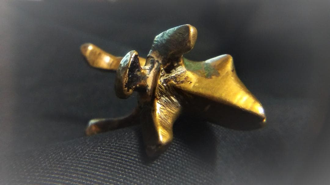 【 獅子形金銅帯鉤 】　ベルト鉤　経世紀品