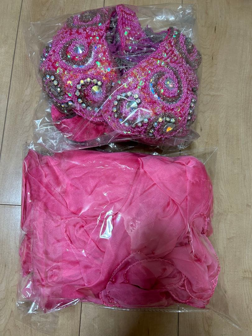 ベリーダンス衣装　ブラ、ベルト、スカート、サーモンピンク色