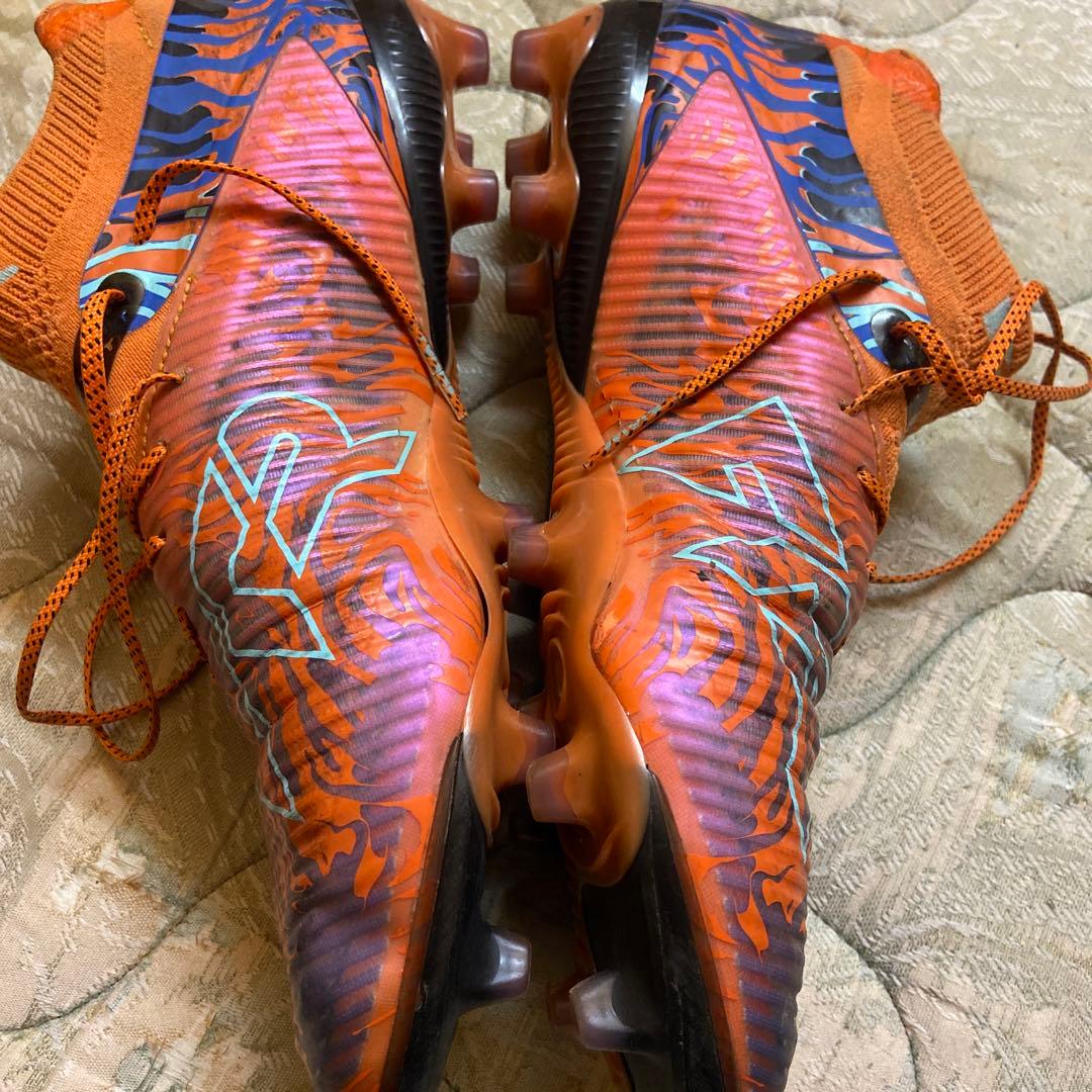 FG フューチャー　27.5 限定モデル　専用袋付き　サッカー　スパイク