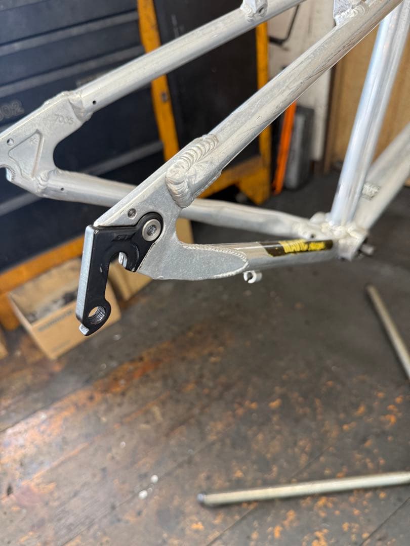 中古 マウンテンバイク　26インチ用　アルミフレーム GT allterra