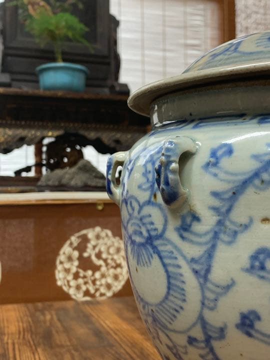 シノワズリ　十九世紀　中国清朝　中期 草花紋 染付 耳付 蓋付き　水指