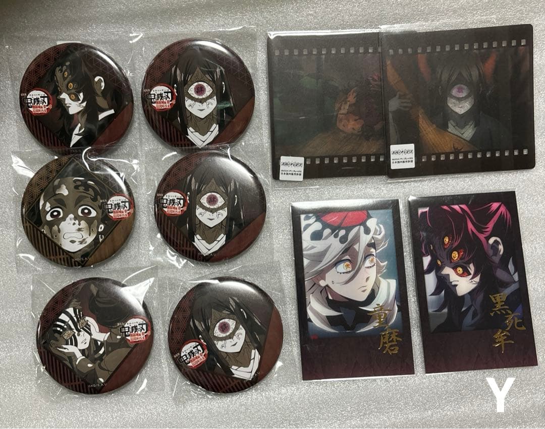 お楽しみくじ　缶バッジチェキ