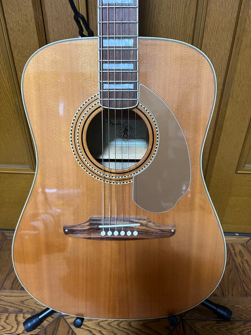 希少美品　Fender Elvis Presley Kingman ケース付き