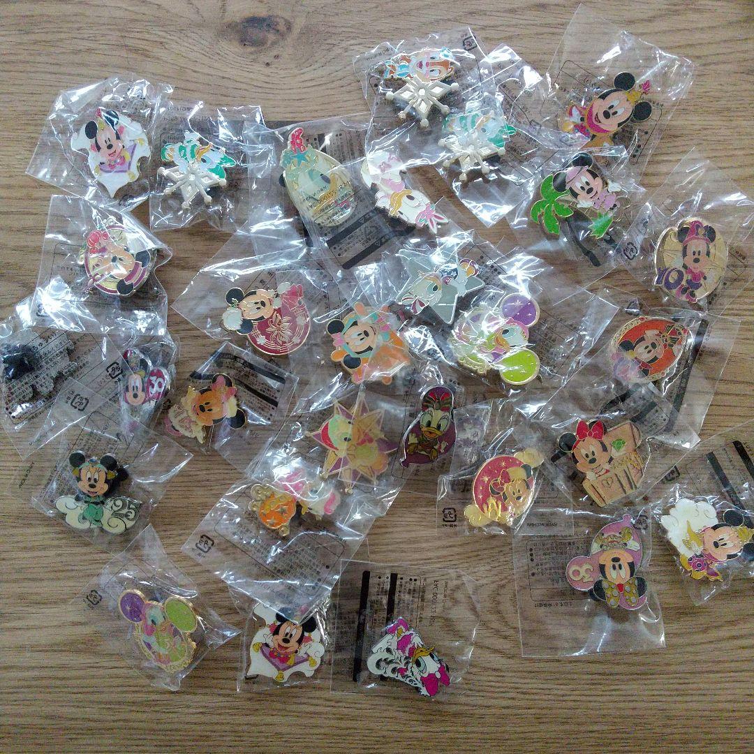 ディズニー ピンバッジ ２３０個