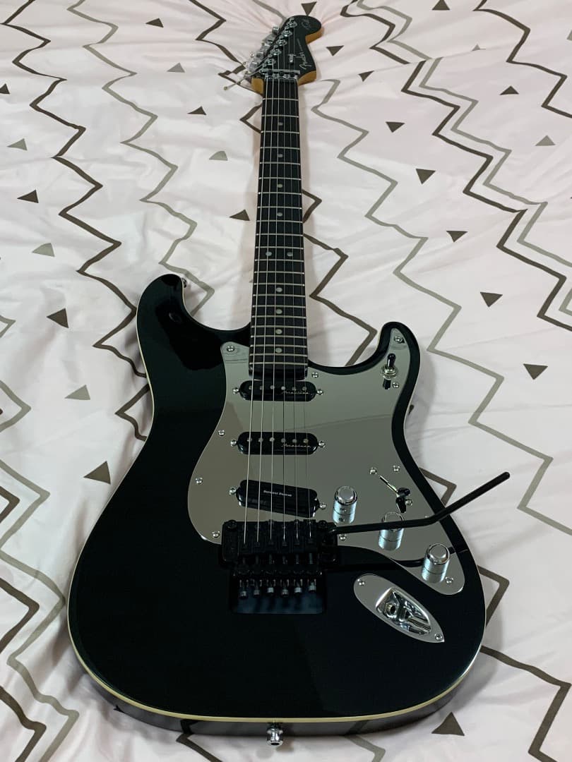 ギター FENDER Tom Morello Stratocaster