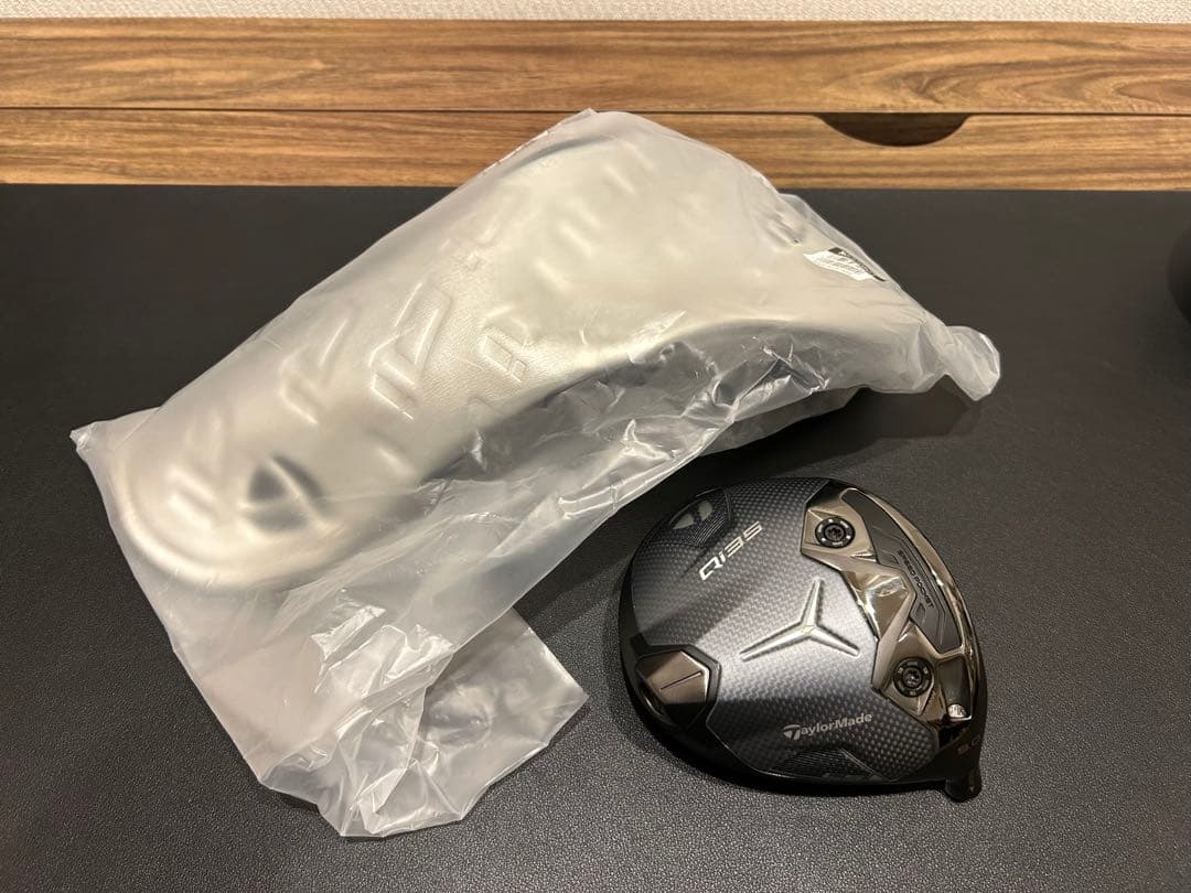 テーラーメイド　Qi35 LS ドライバー　9度 純正シャフト　ヘッドカバー付き