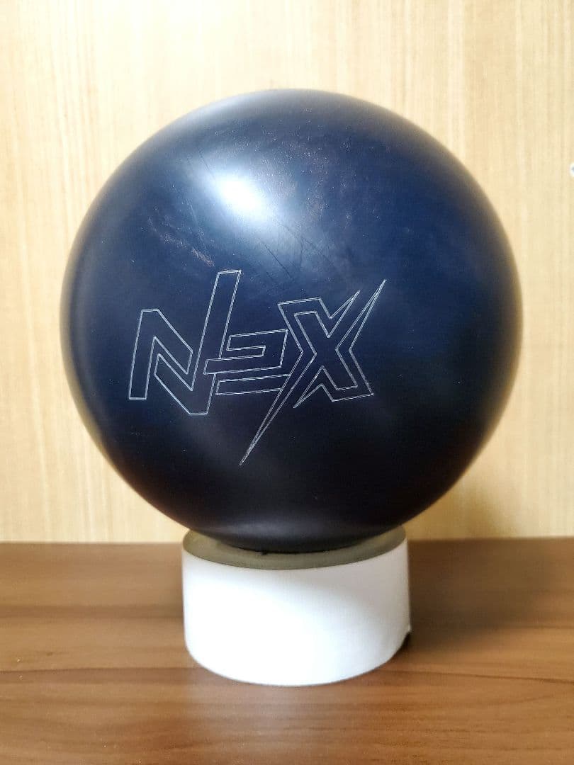 [美品]フィジックスブラックアウト ボウリングボール　14P