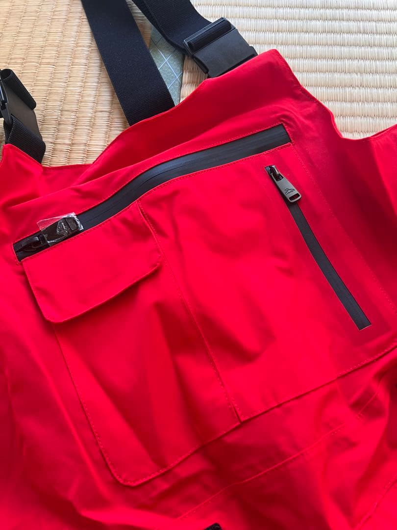 赤いスノーボードオーバーオールウェア ビブパンツ スノボウェア