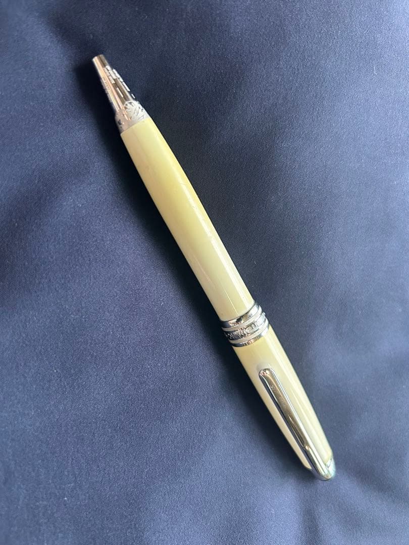 Mont Blanc 万年筆　ホワイト