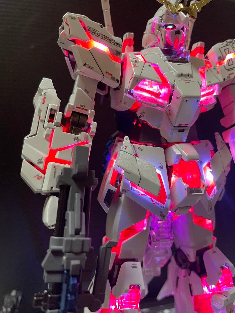 ユニコーンガンダム MG完成品 LEDライトアップ