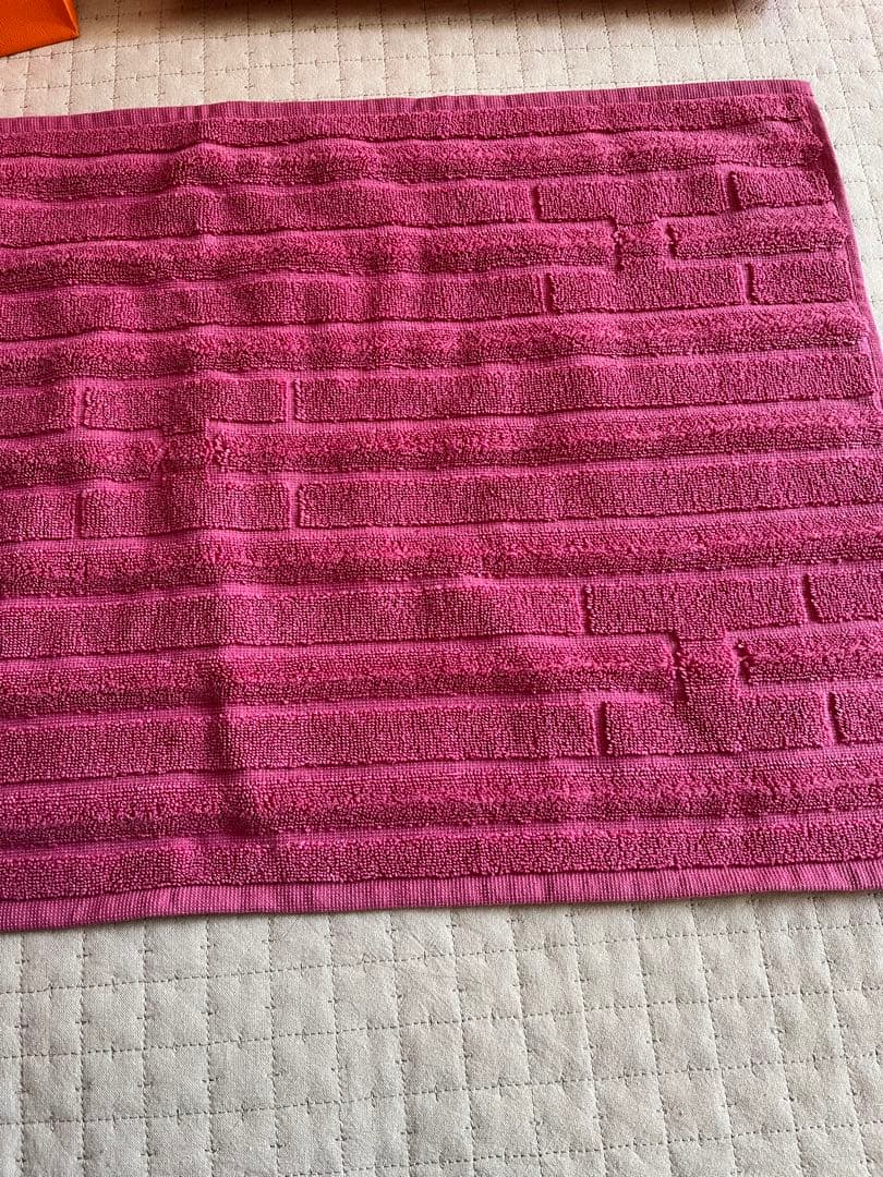 新品未使用タグ付きHERMES ステアーズ コットン100％フェイスタオルマット