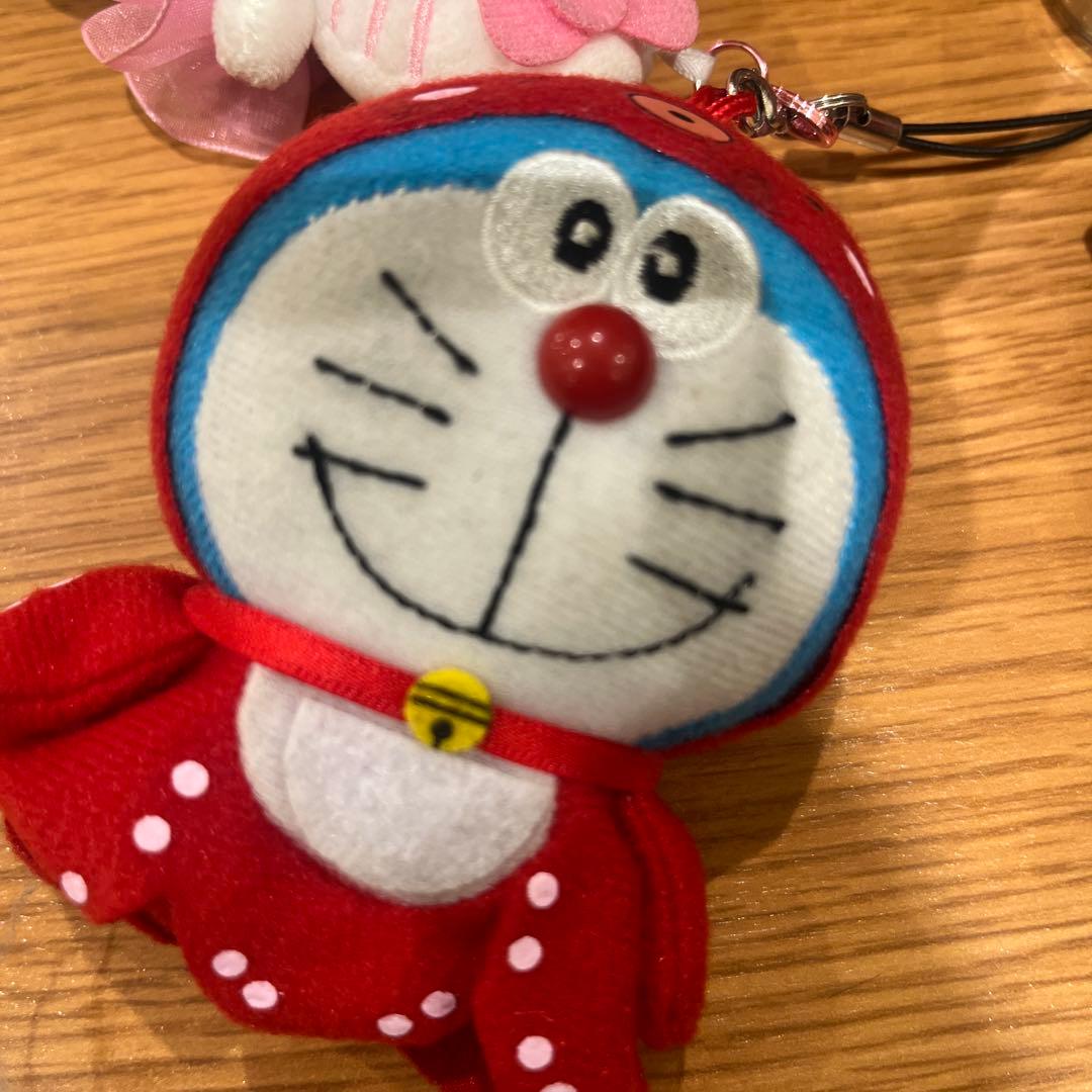 ドラえもん ぬいぐるみストラップ 赤