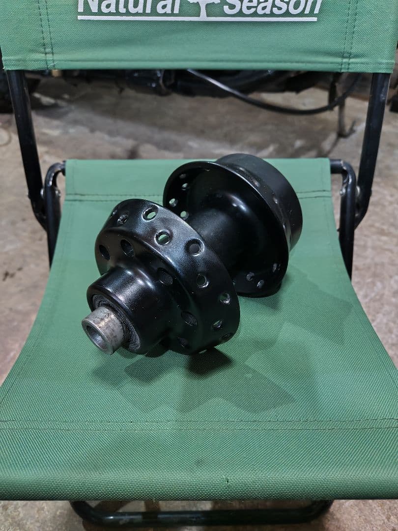 ハーレーフロントハブ