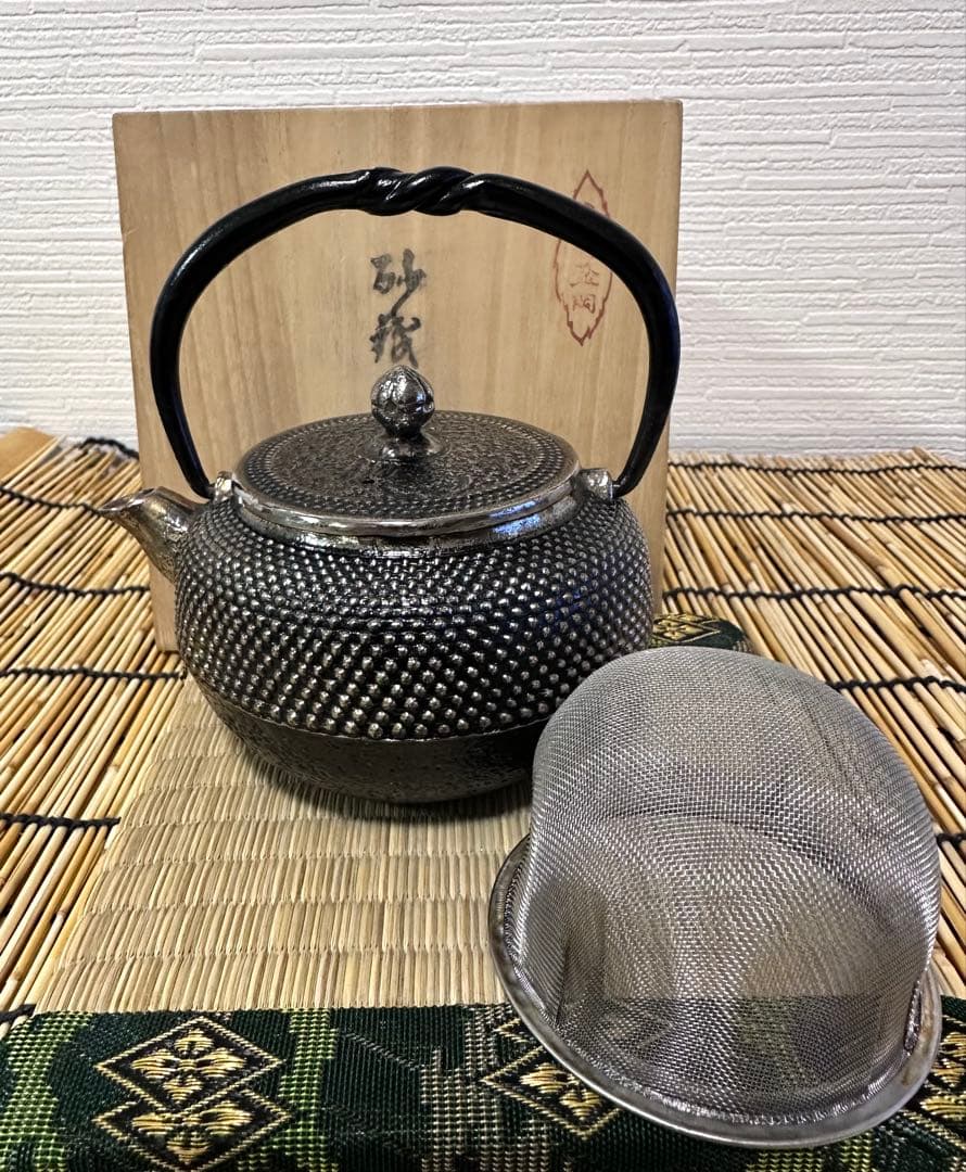 未使用品　南部岩鋳三代目清末造　０.３型アラレ 砂鉄急須　和銑　南部鉄瓶