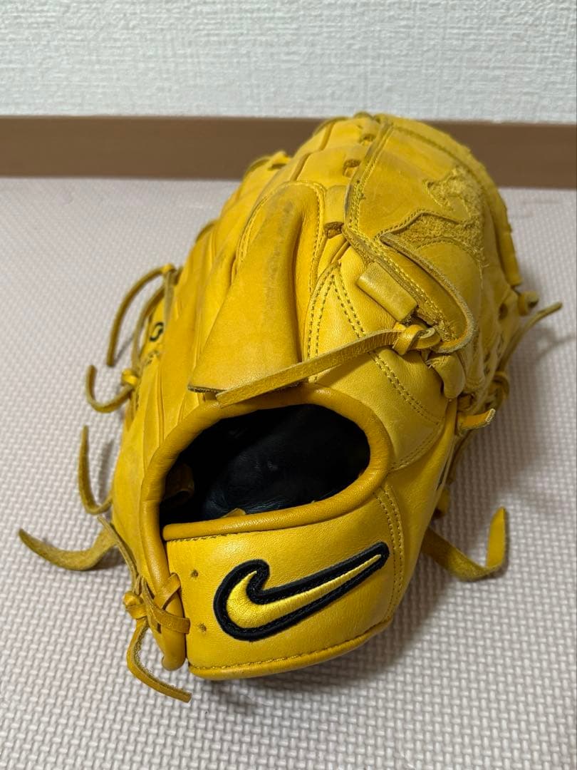 【軟式・右投げ】NIKE 上原浩治モデル 投手用グローブ＆ボール3個セット