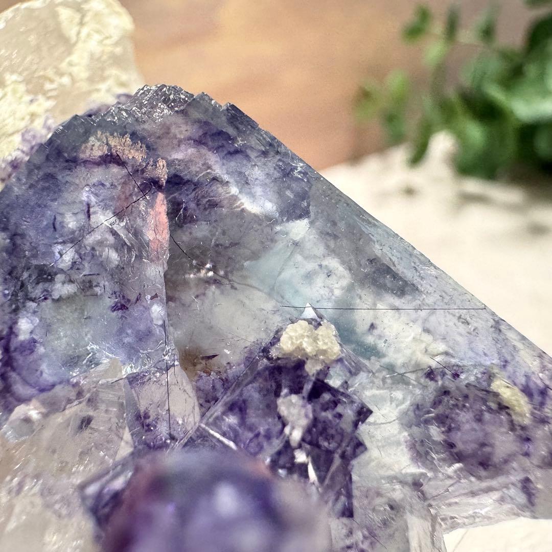 ◆【D018】針状鉱物入りフローライト ヤオガンシャン Aタイプ 原石 鉱物標本