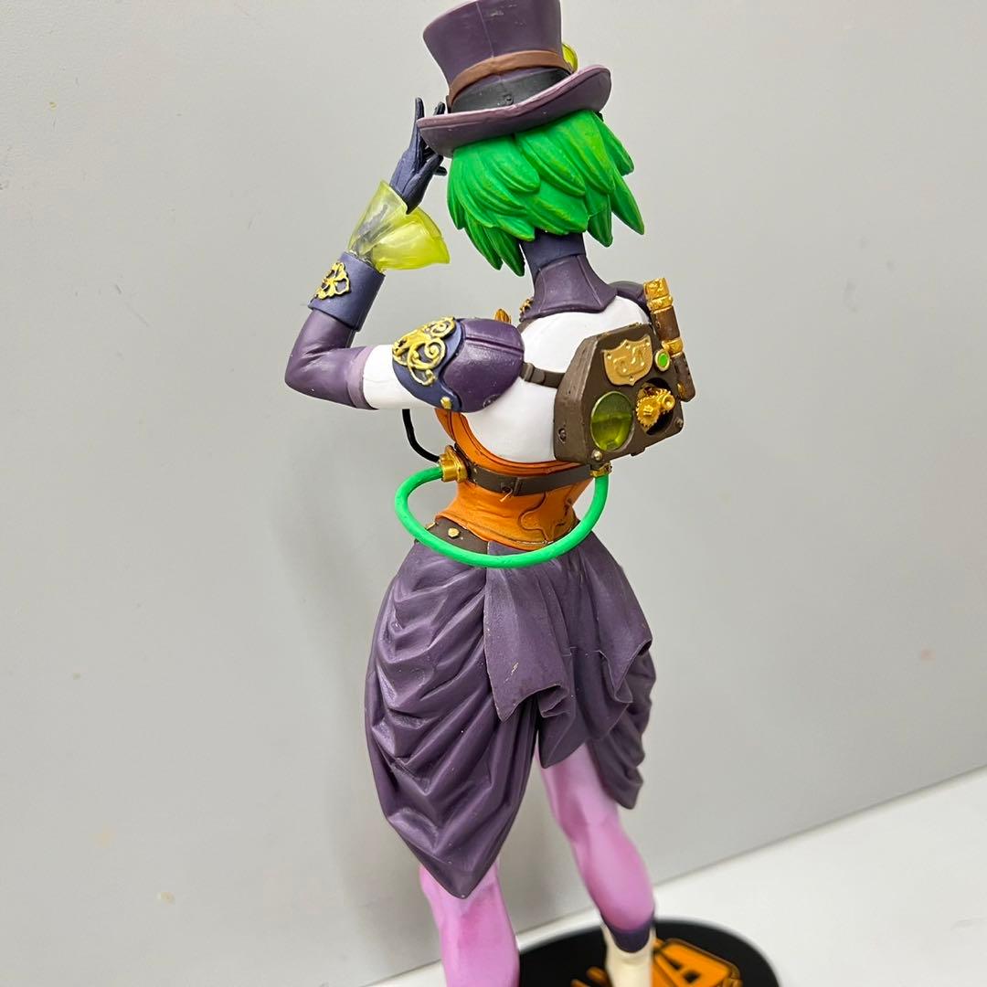 デュエラ・デント ジョーカー版 バットマン　スタチュー