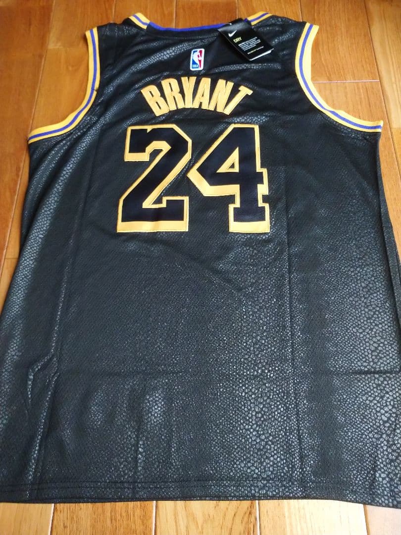 NBAレイカーズ コービー選手 ユニフォーム Mサイズ 新品