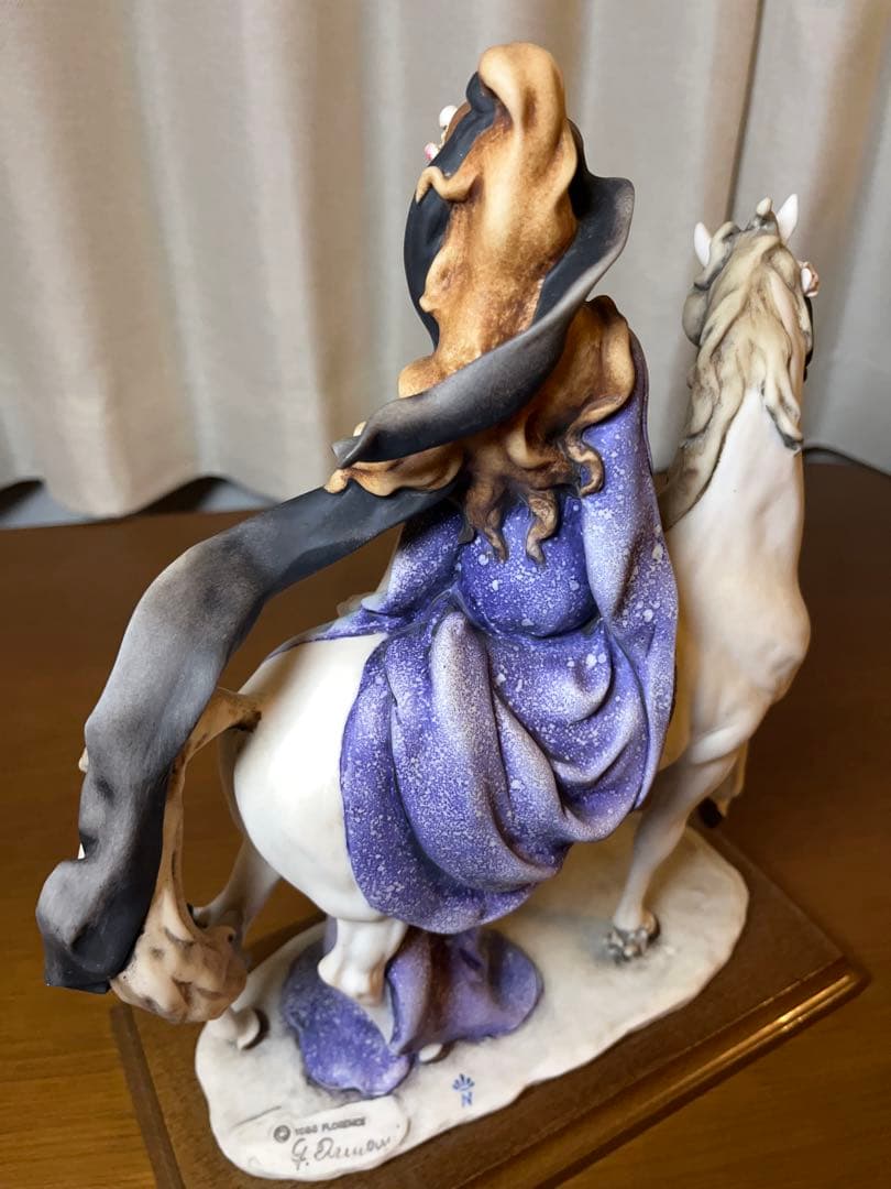 ジョゼッペ アルマーニ フローレンス社 置物 馬 女性