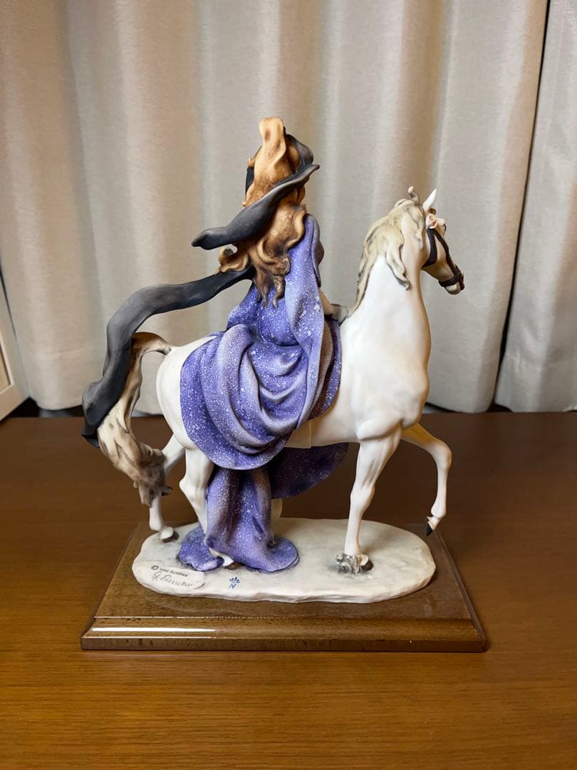 ジョゼッペ アルマーニ フローレンス社 置物 馬 女性