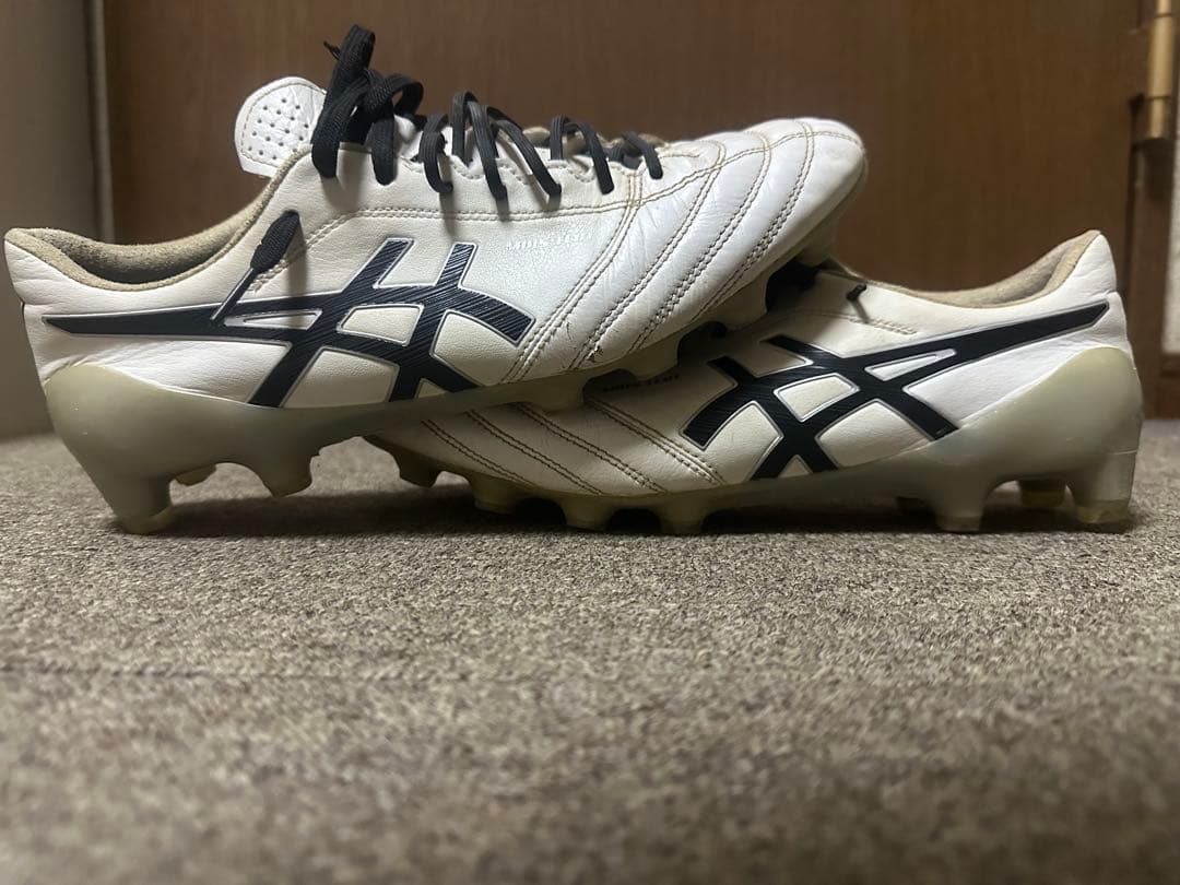 サッカースパイク アシックスDS LIGHT X-FLY4（26.5cm）